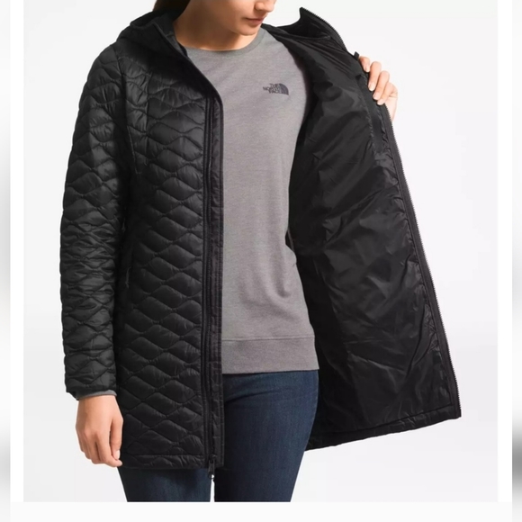 The North Face Women’s Thermoball™ Parka II - Picture 2 of 15